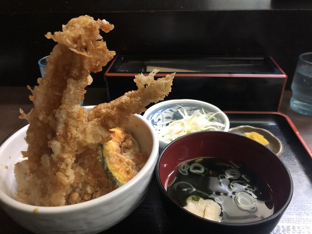 ボリューム満点の天丼